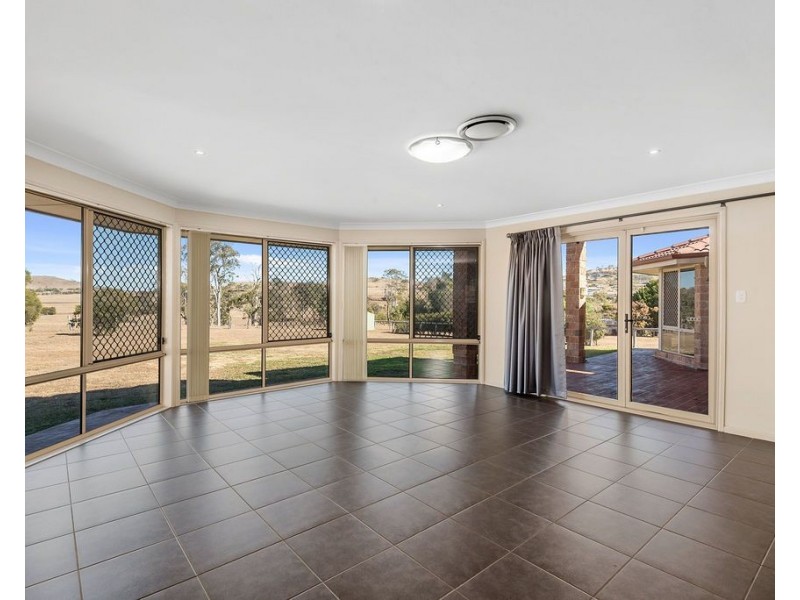 26 Windermere Drive, Hodgson Vale QLD 4352