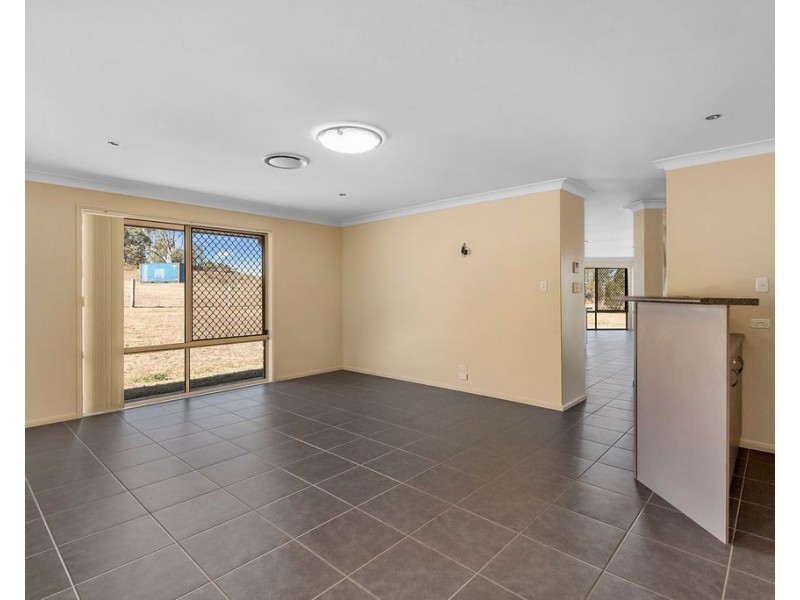 26 Windermere Drive, Hodgson Vale QLD 4352