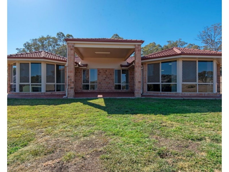 26 Windermere Drive, Hodgson Vale QLD 4352