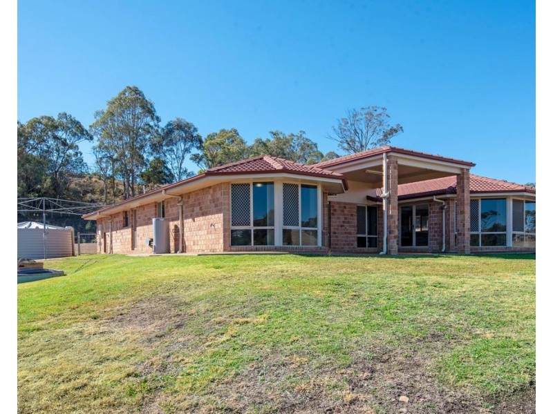 26 Windermere Drive, Hodgson Vale QLD 4352