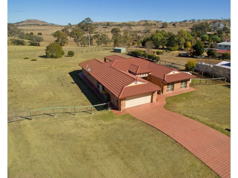 26 Windermere Drive, Hodgson Vale QLD 4352