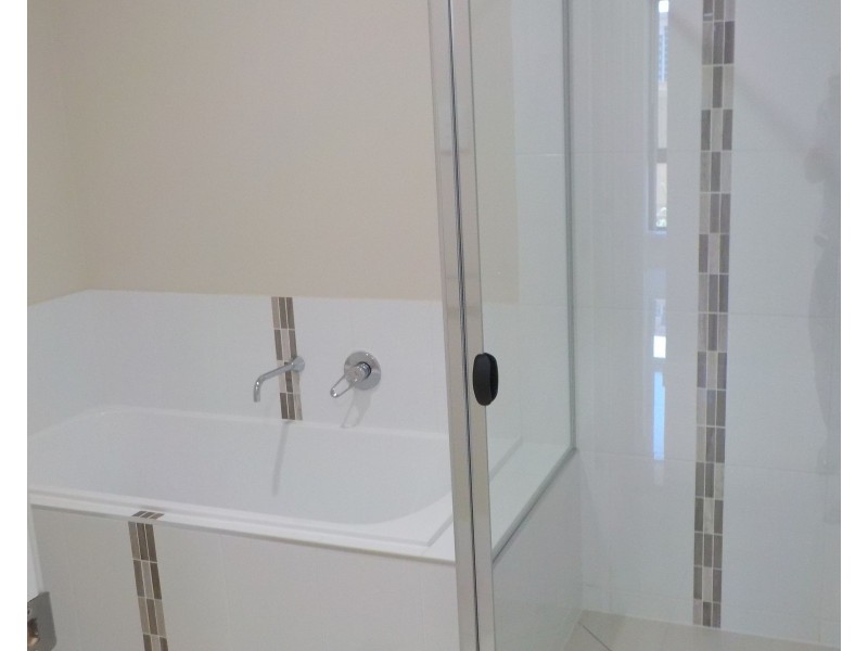 1/4 Wongalee Place, Cambooya QLD 4358