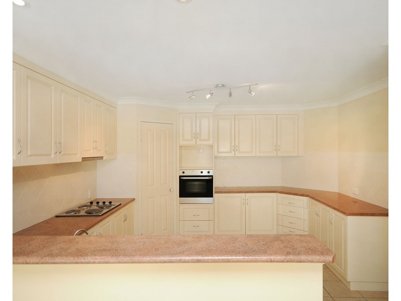 296 Ramsay Street, Middle Ridge QLD 4350