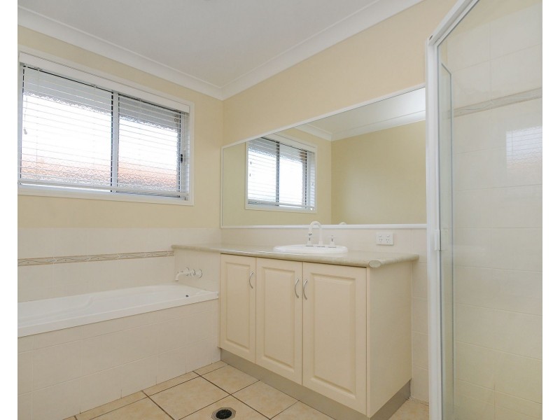 296 Ramsay Street, Middle Ridge QLD 4350