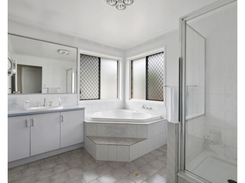 16 Byrd Court, Wilsonton QLD 4350