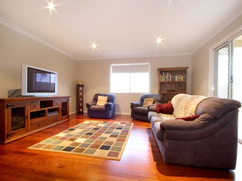 16 Nioka Drive, Highfields QLD 4352