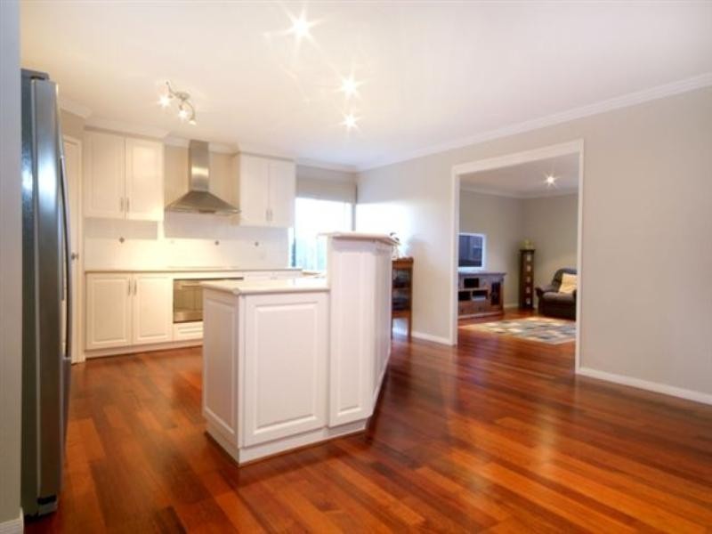 16 Nioka Drive, Highfields QLD 4352