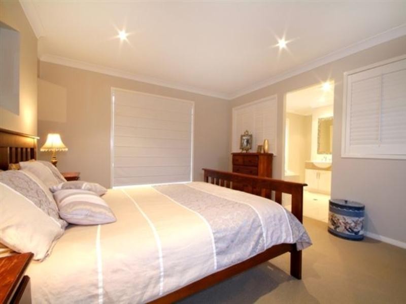 16 Nioka Drive, Highfields QLD 4352