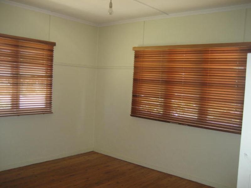 7 Derwak Street, Harristown QLD 4350