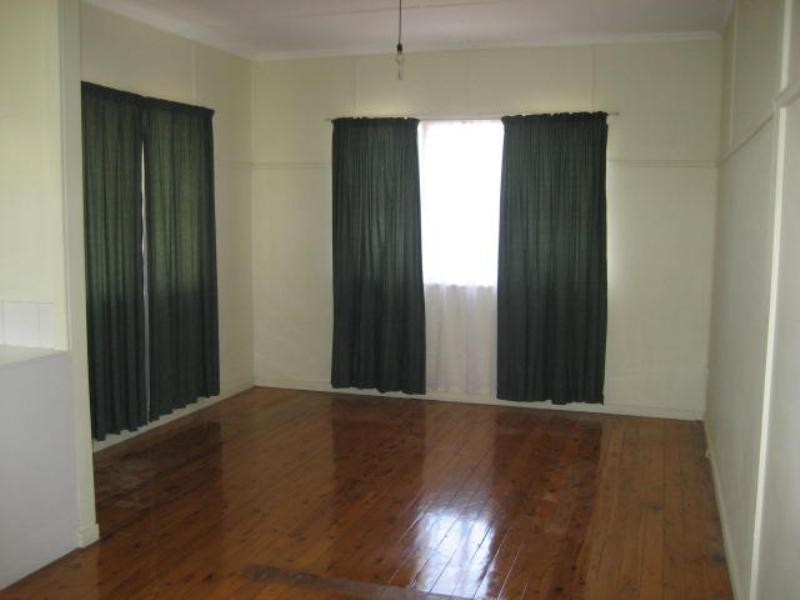 7 Derwak Street, Harristown QLD 4350