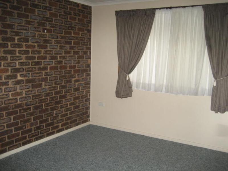 1/1 Oxford Court, Darling Heights QLD 4350