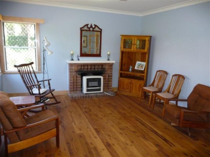 24 Lydwin Crescent, East Toowoomba QLD 4350