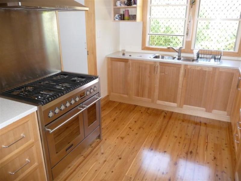 24 Lydwin Crescent, East Toowoomba QLD 4350