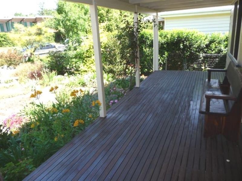 24 Lydwin Crescent, East Toowoomba QLD 4350