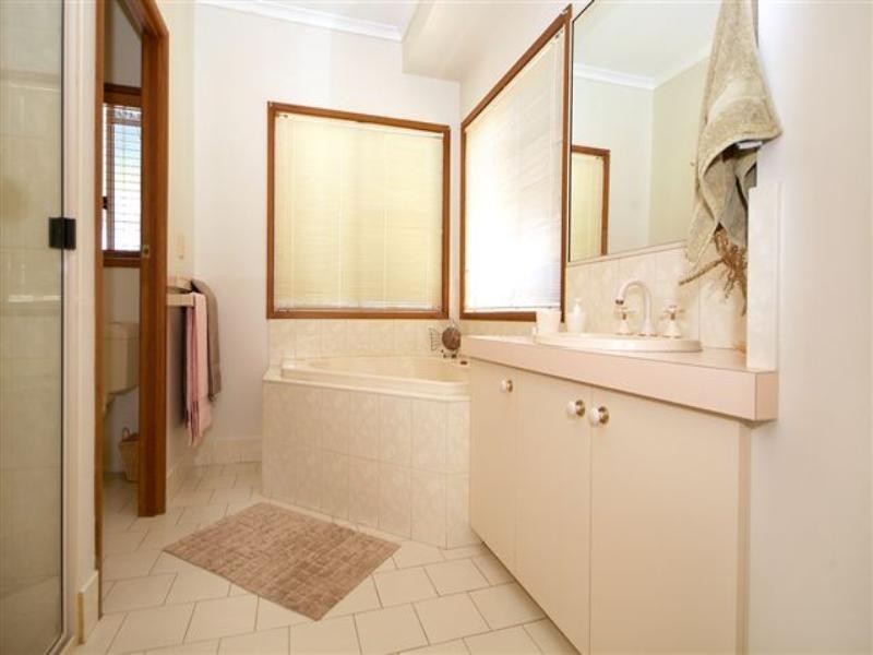 2 Radiata Court, Darling Heights QLD 4350