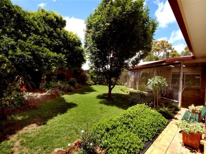 2 Radiata Court, Darling Heights QLD 4350