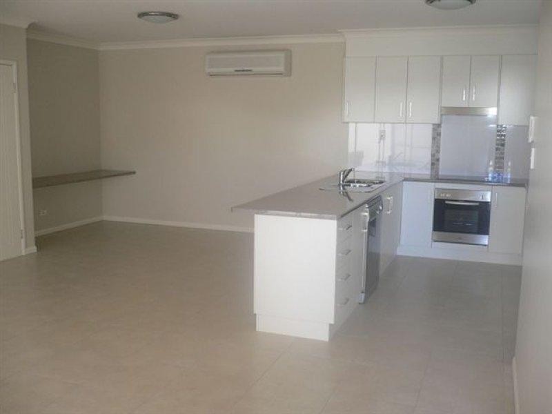 3/13 Sambar Court, Kearneys Spring QLD 4350