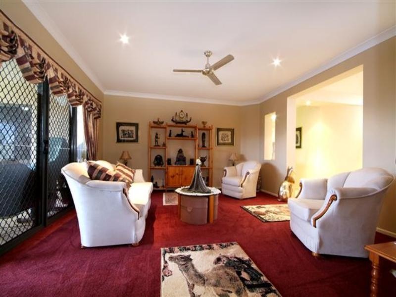 7 Nioka Drive, Highfields QLD 4352