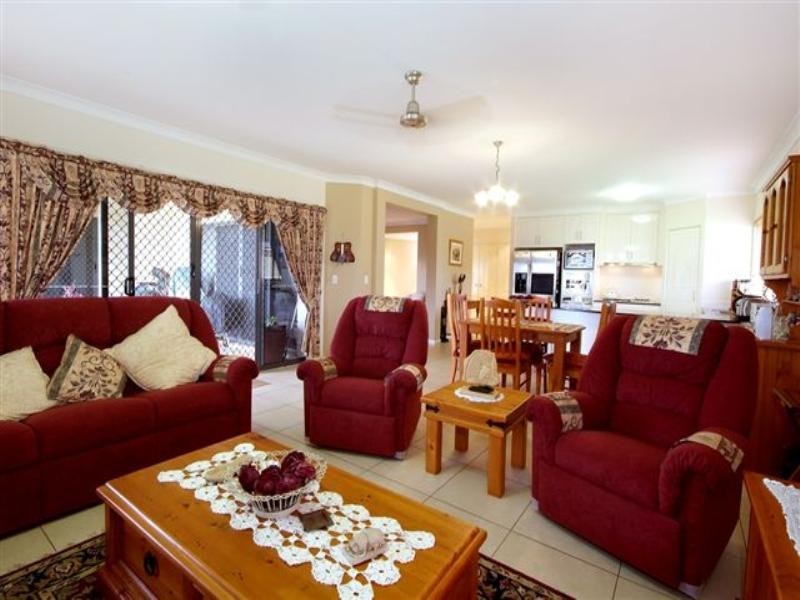 7 Nioka Drive, Highfields QLD 4352