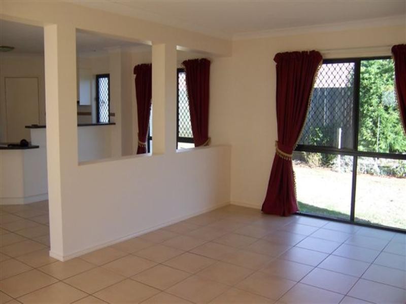 7 Barton Street, Middle Ridge QLD 4350