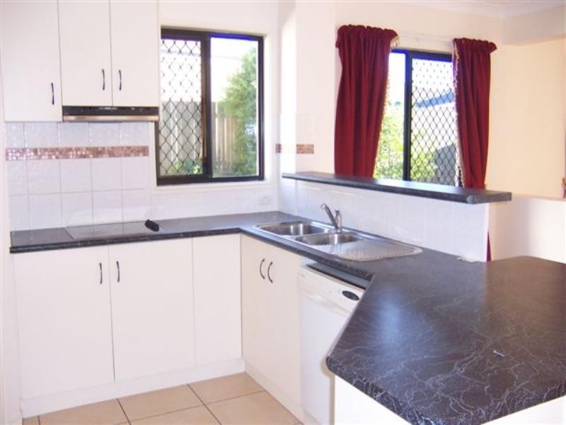 7 Barton Street, Middle Ridge QLD 4350