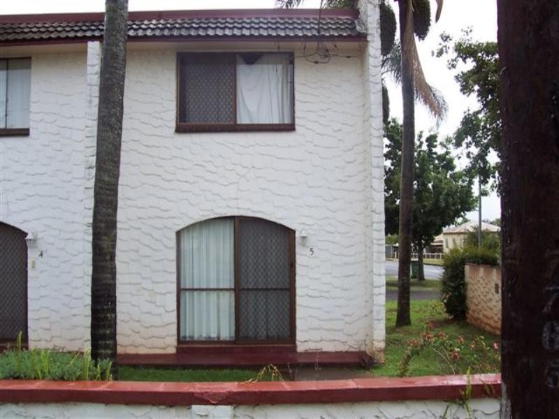 5/203 Campbell Street, Newtown QLD 4350