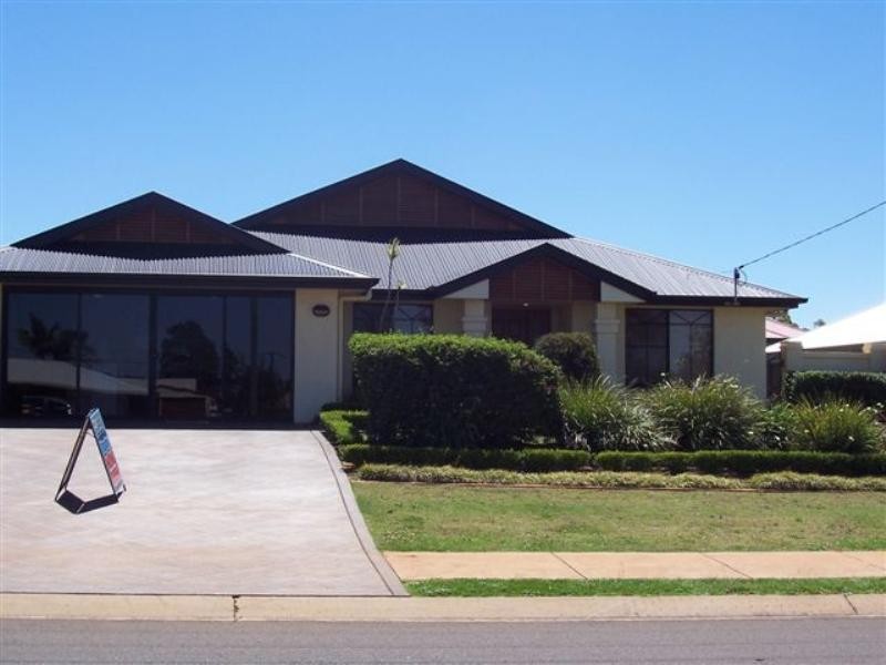 407 West Street, Kearneys Spring QLD 4350
