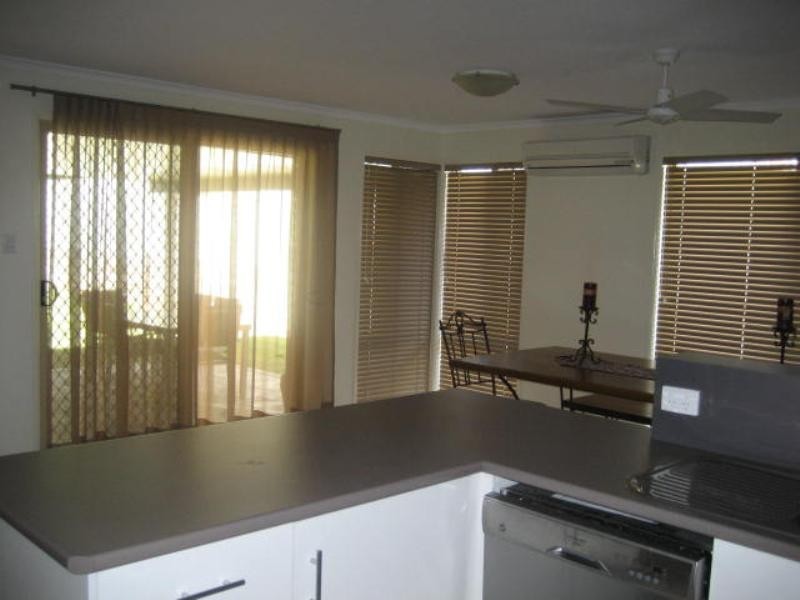 2 Pelican Drive/56 Aberdeen Street, Rangeville QLD 4350