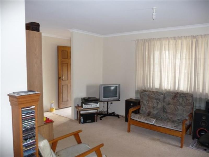 8a Traminer Drive, Wilsonton QLD 4350