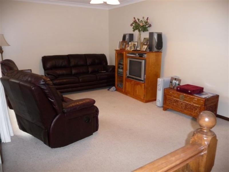 6 Degan Court, Middle Ridge QLD 4350