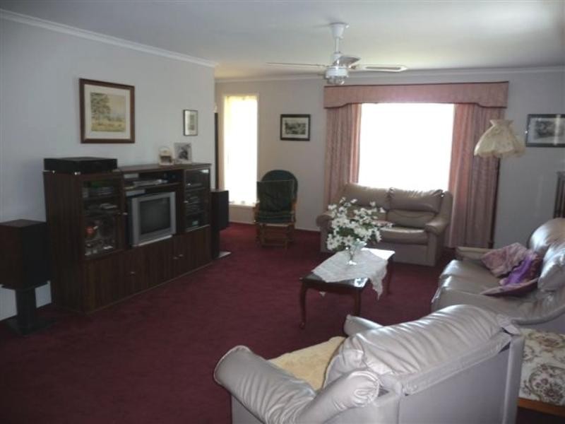 7 Bagot Street, Centenary Heights QLD 4350