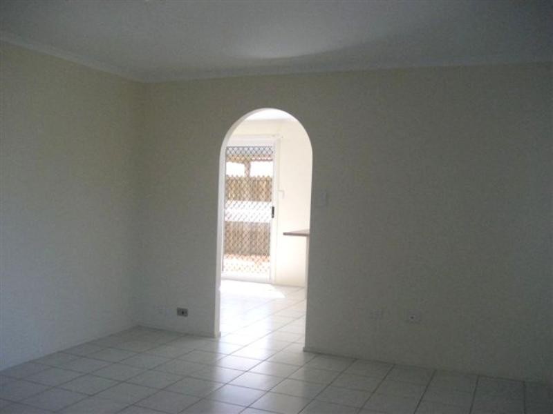 27 Gainsborough Drive, Glenvale QLD 4350