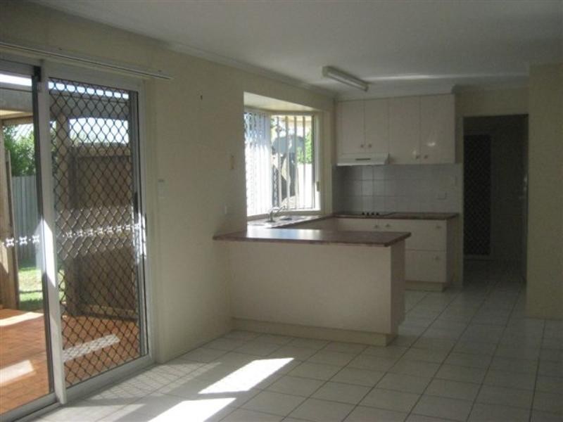 27 Gainsborough Drive, Glenvale QLD 4350