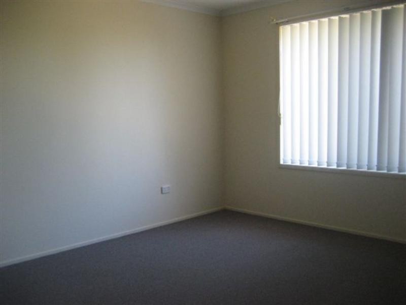 27 Gainsborough Drive, Glenvale QLD 4350