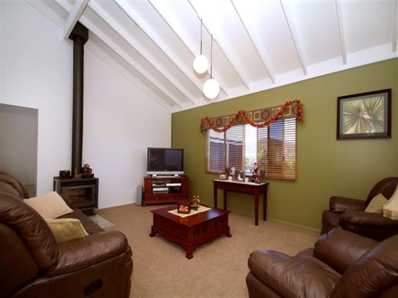 8 Harvey Road, Glenvale QLD 4350