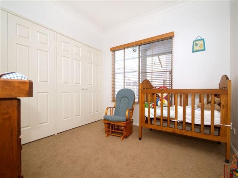 8 Harvey Road, Glenvale QLD 4350