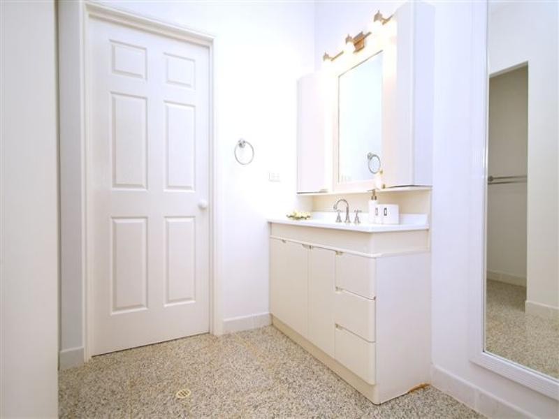 8 Harvey Road, Glenvale QLD 4350