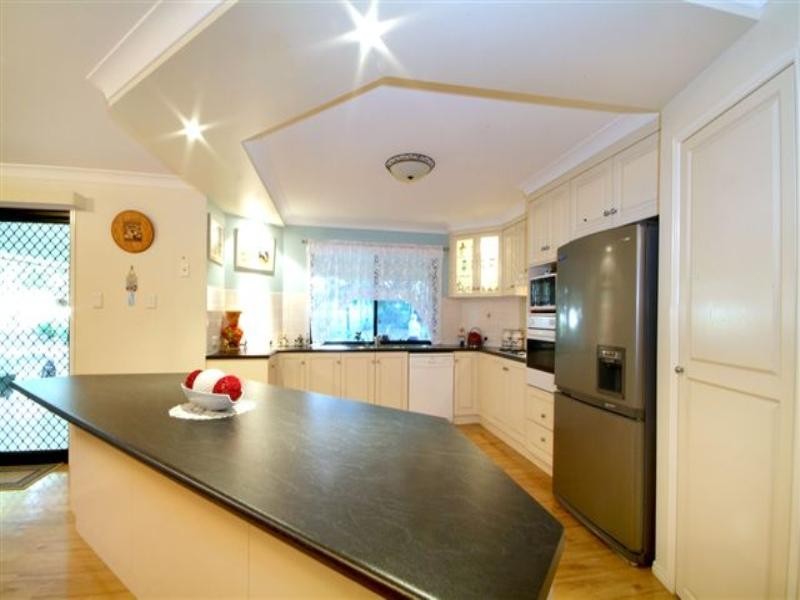 1 Leanne Court, Highfields QLD 4352