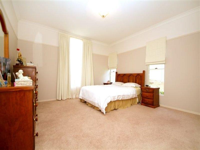 156 Nelson Street, Kearneys Spring QLD 4350