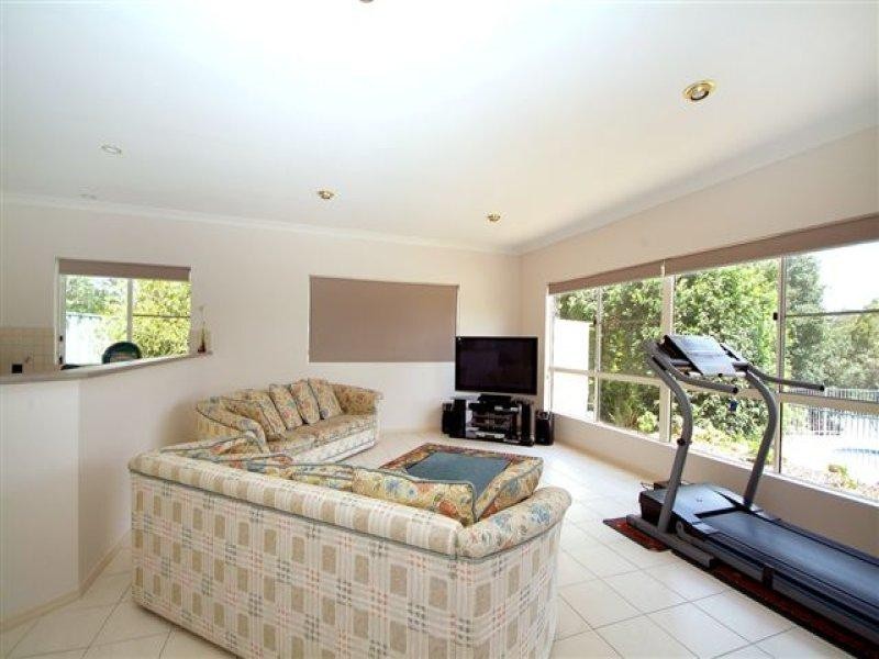 156 Nelson Street, Kearneys Spring QLD 4350