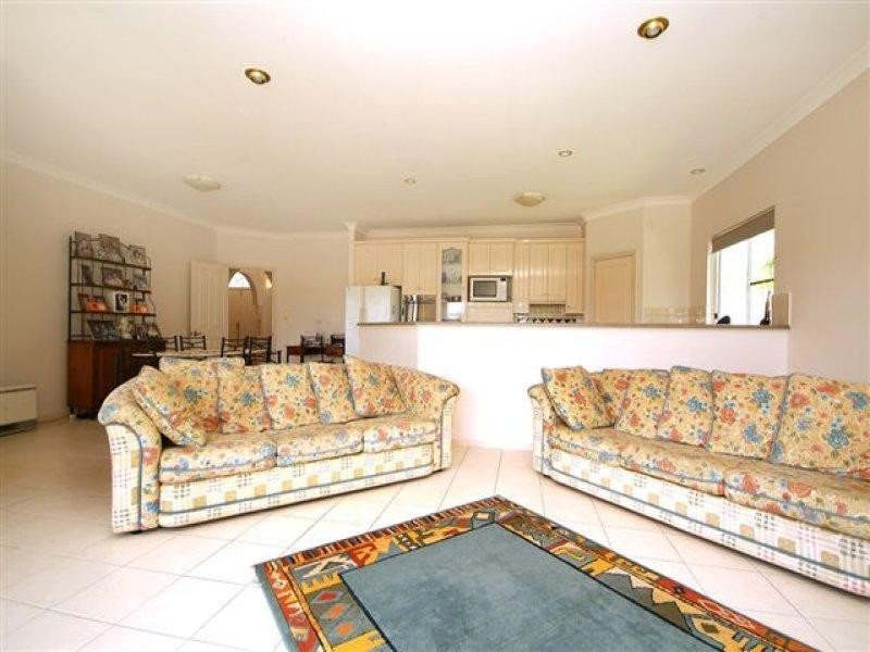 156 Nelson Street, Kearneys Spring QLD 4350