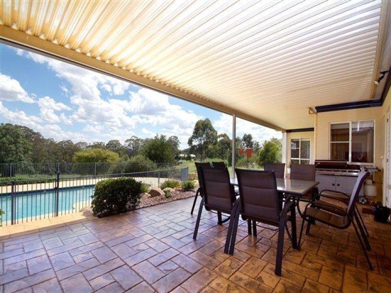 156 Nelson Street, Kearneys Spring QLD 4350