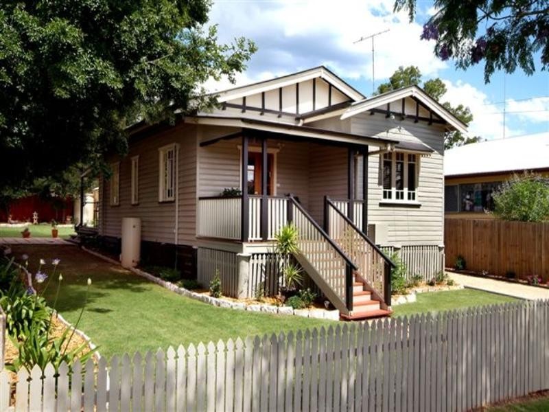 2 Louisa Street, South Toowoomba QLD 4350