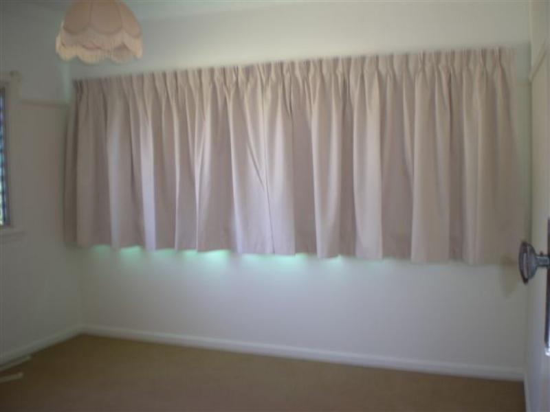 6 Donegal Street, Rockville QLD 4350