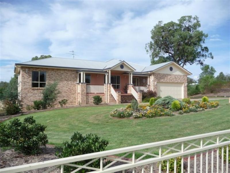 10 Glenmorgan Court, Glenvale QLD 4350
