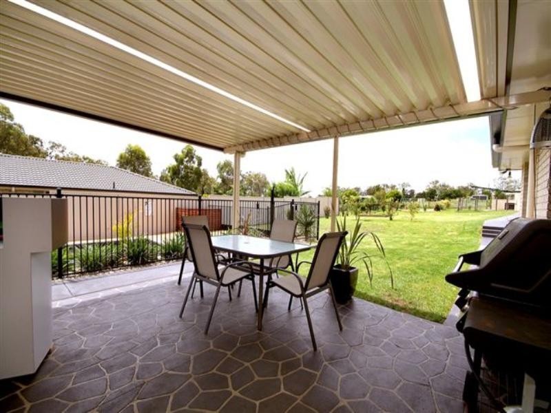 26 Highland Park Road, Meringandan West QLD 4352