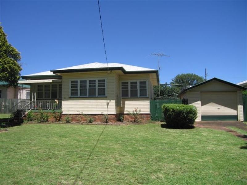 25 Doncaster Street, Newtown QLD 4350