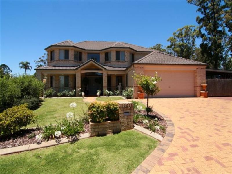 6 Woodlands Close, Middle Ridge QLD 4350
