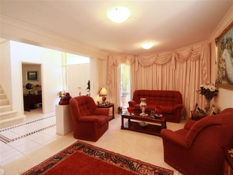 6 Woodlands Close, Middle Ridge QLD 4350