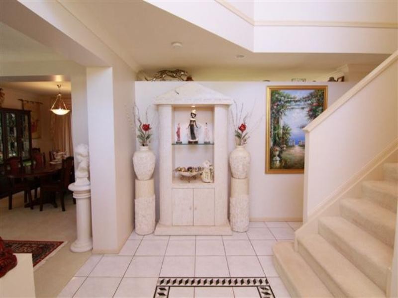 6 Woodlands Close, Middle Ridge QLD 4350